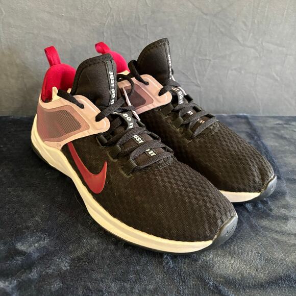 Nike Air Max Bella TR 2 Valentines Womens 8 Athletic Running Black Maroon Sports - Picture 1 of 10